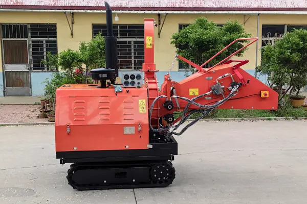 Tracked wood chipper